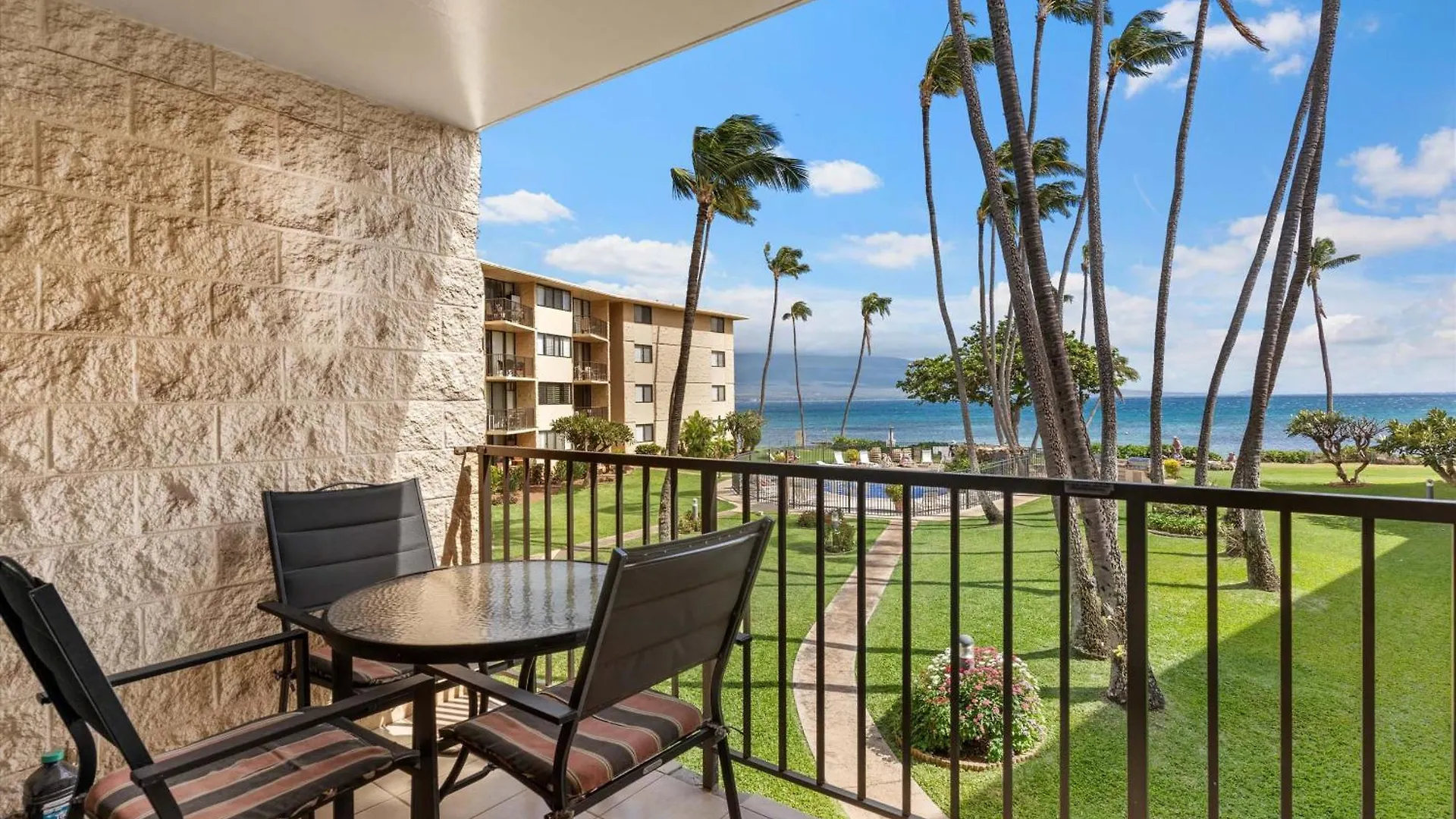 Experience Oceanfront Luxury At Kanai A Nalu 209, A Spacious 2-Bd/2Ba Condo, Ac Wailuku Ferienhaus