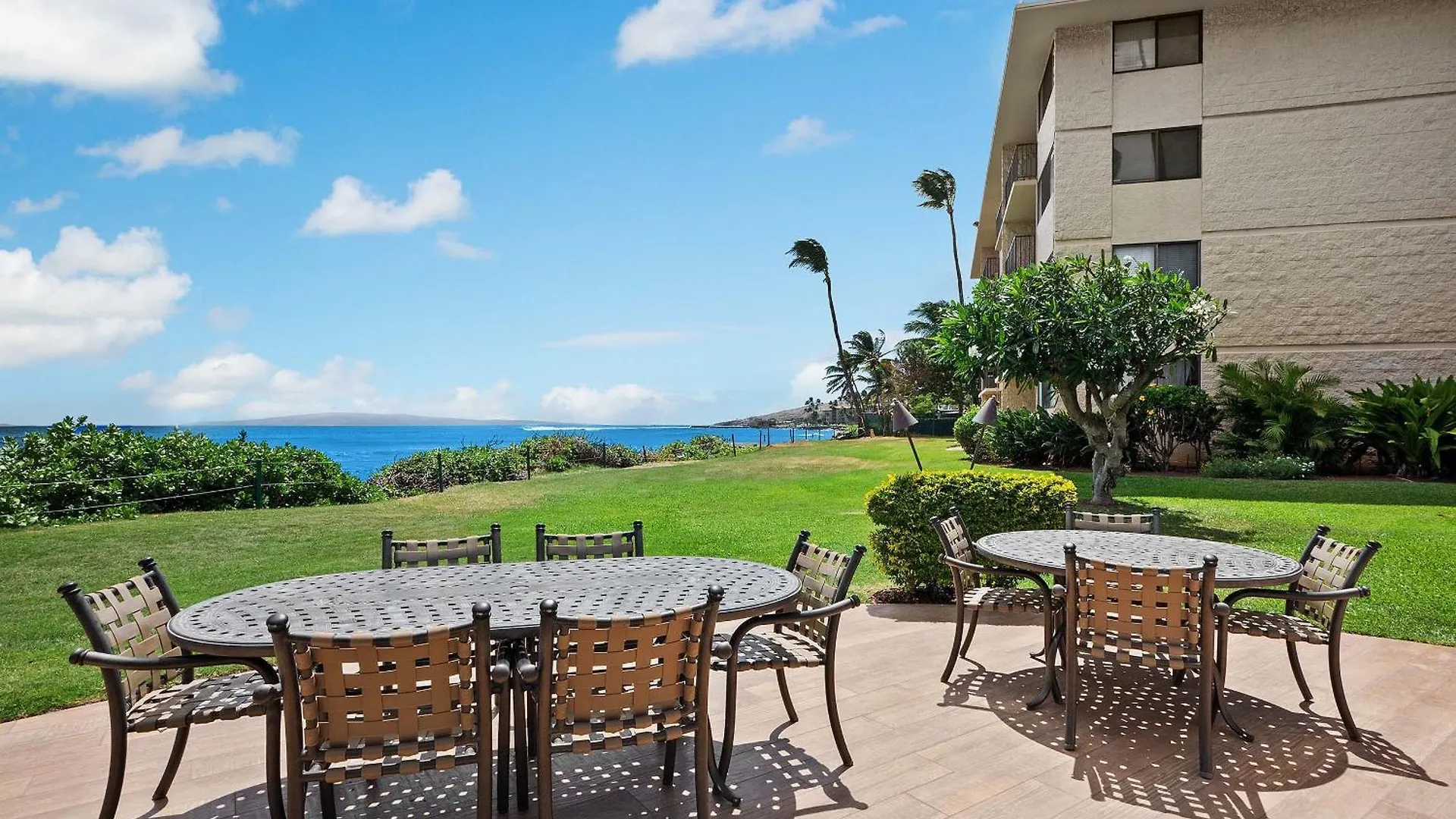 Ferienhaus Experience Oceanfront Luxury At Kanai A Nalu 209, A Spacious 2-Bd/2Ba Condo, Ac Wailuku