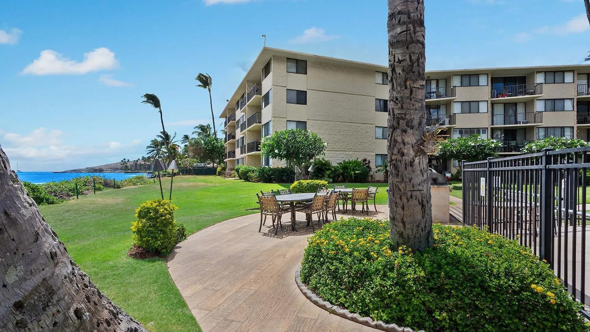 Experience Oceanfront Luxury At Kanai A Nalu 209, A Spacious 2-Bd/2Ba Condo, Ac Wailuku Ferienhaus